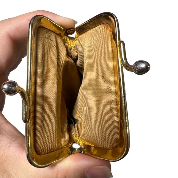 Whiting and Davis Vintage Gold Mesh Kisslock Coin Bag - Picture 5 of 8